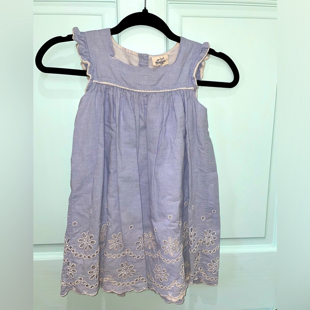 Mini Boden light chambray sleeveless dress in size 6-7Y